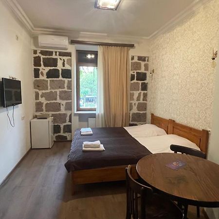 Studio Boutique Hotel At Cascade 예레반 외부 사진