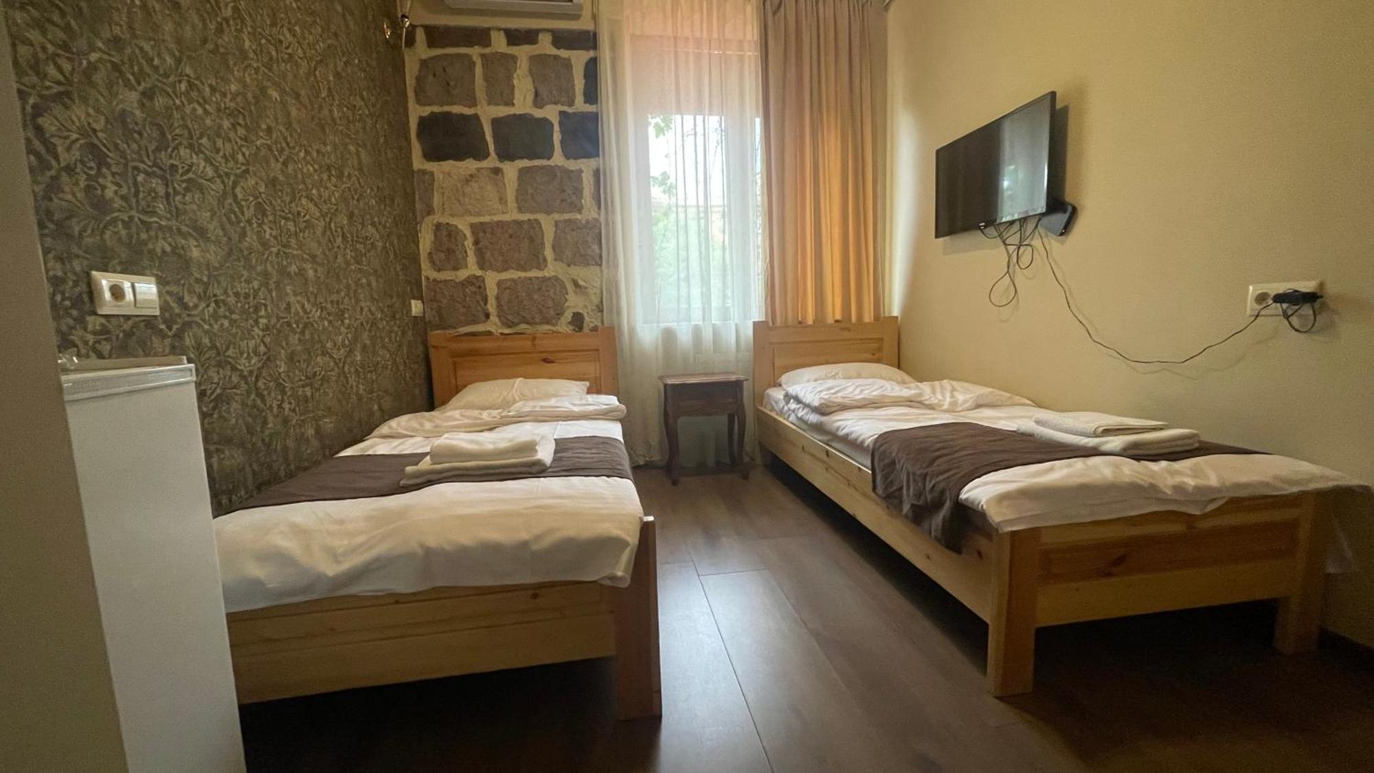 Studio Boutique Hotel At Cascade 예레반 외부 사진