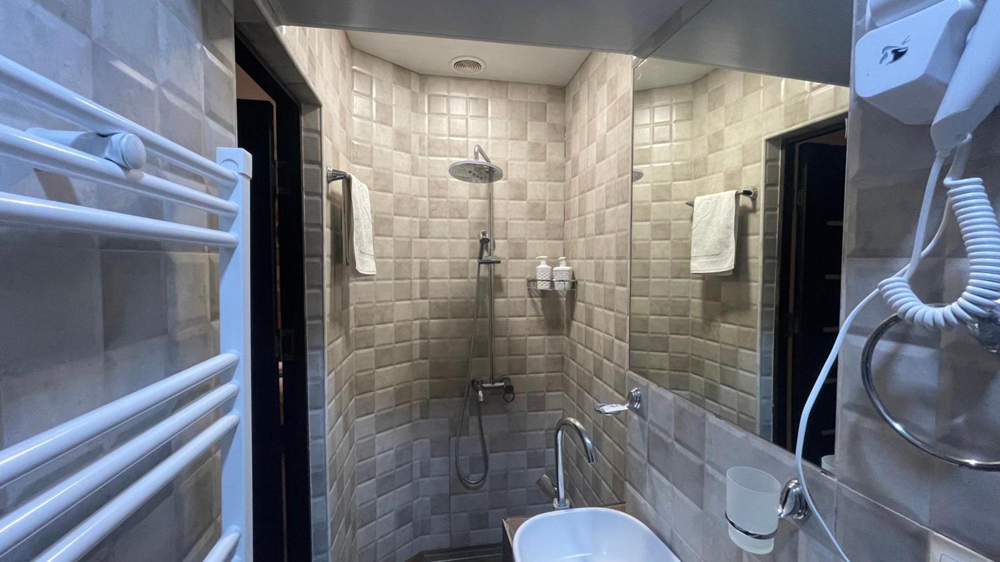 Studio Boutique Hotel At Cascade 예레반 외부 사진