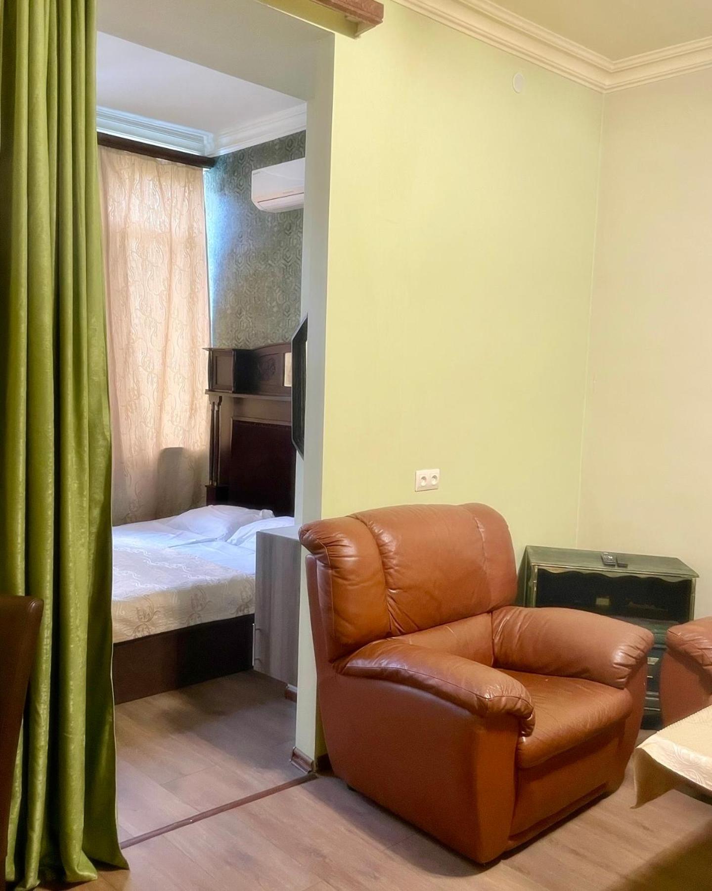 Studio Boutique Hotel At Cascade 예레반 외부 사진