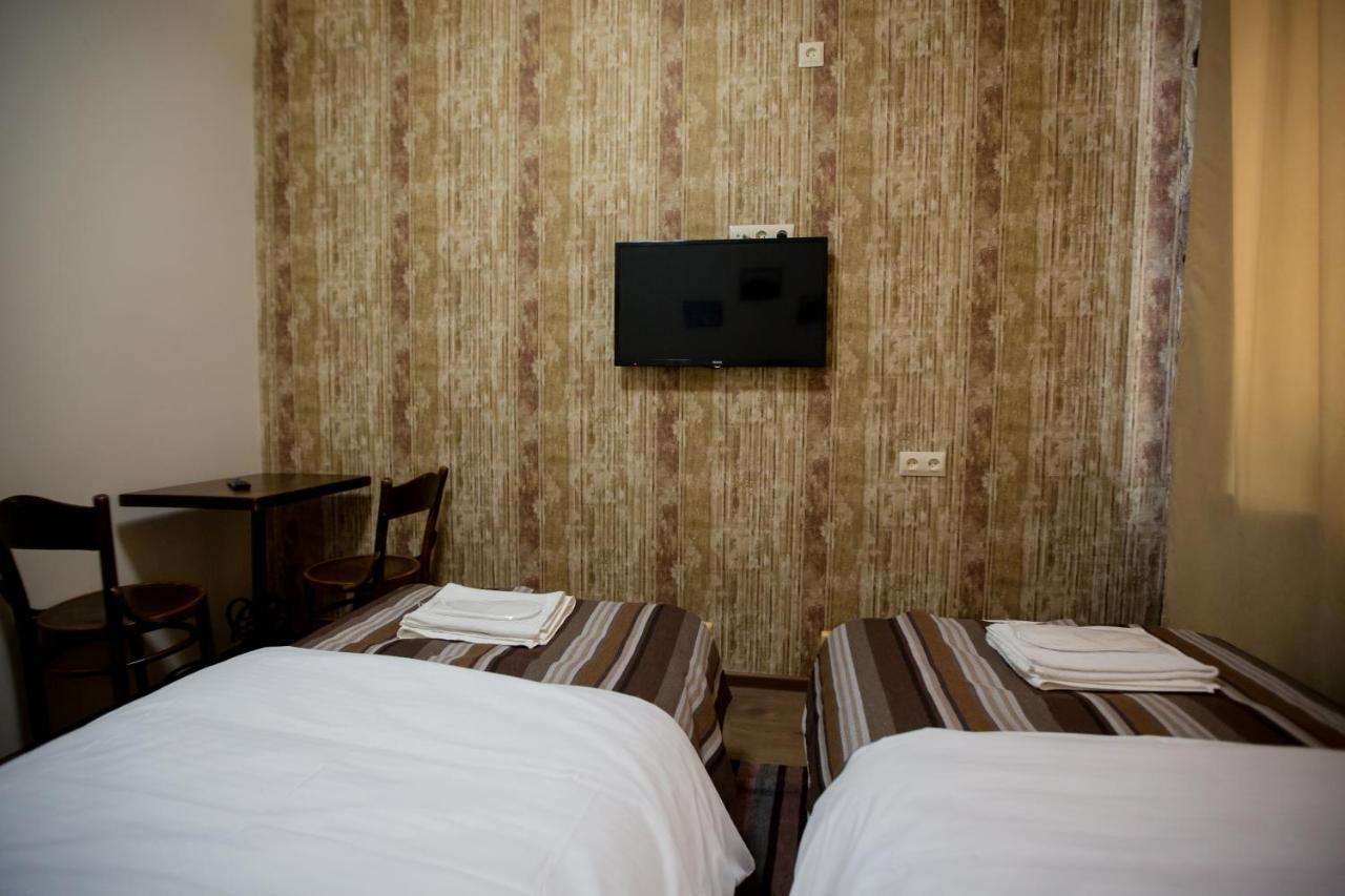 Studio Boutique Hotel At Cascade 예레반 외부 사진