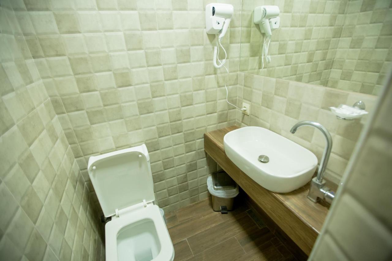Studio Boutique Hotel At Cascade 예레반 외부 사진