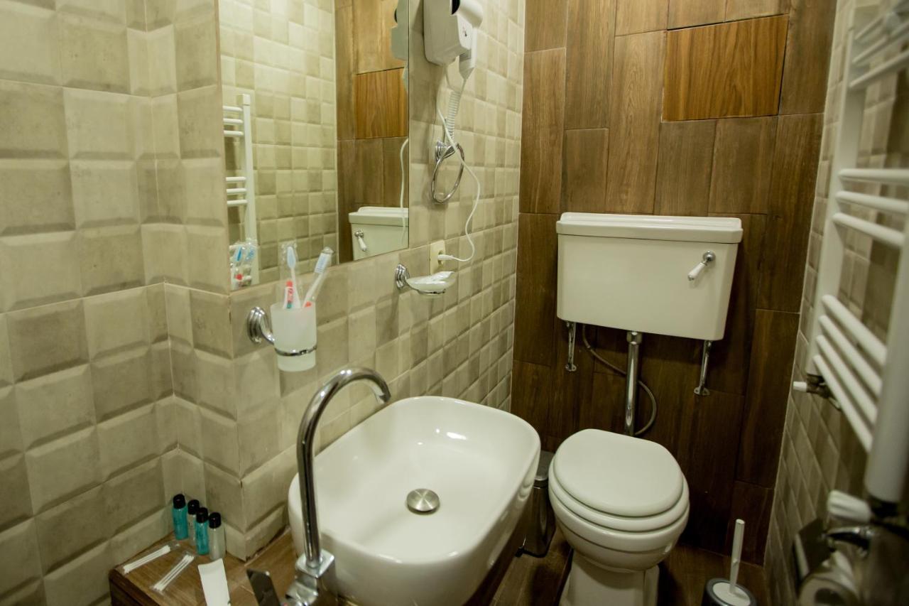 Studio Boutique Hotel At Cascade 예레반 외부 사진