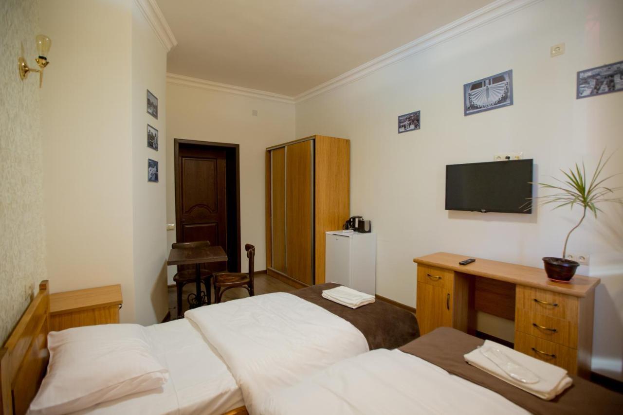 Studio Boutique Hotel At Cascade 예레반 외부 사진
