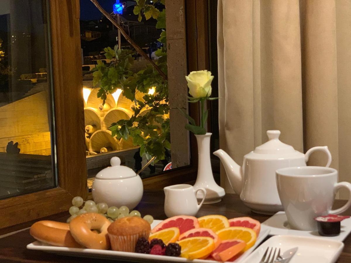 Studio Boutique Hotel At Cascade 예레반 외부 사진